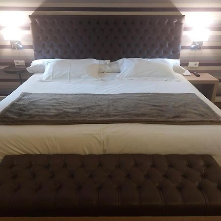U-Hotel Spa Ciudad De Astorga Bagian luar foto