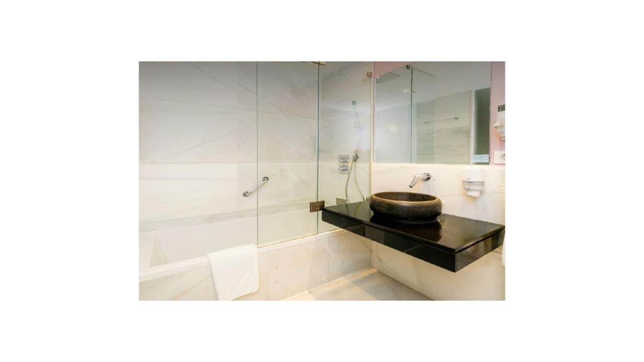 U-Hotel Spa Ciudad De Astorga Bagian luar foto