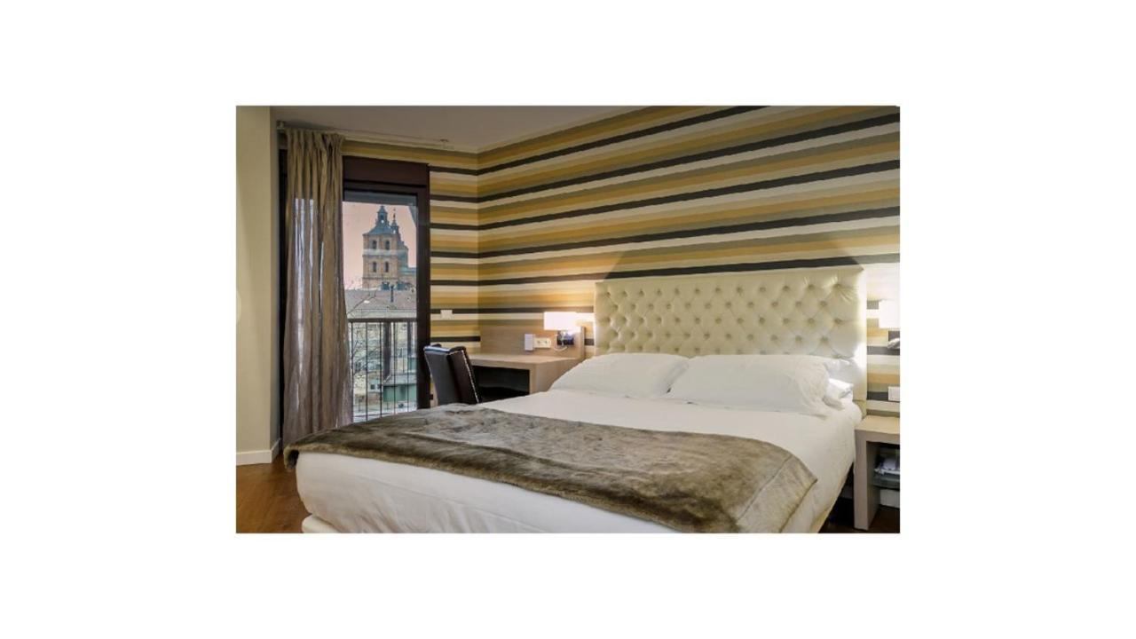 U-Hotel Spa Ciudad De Astorga Bagian luar foto
