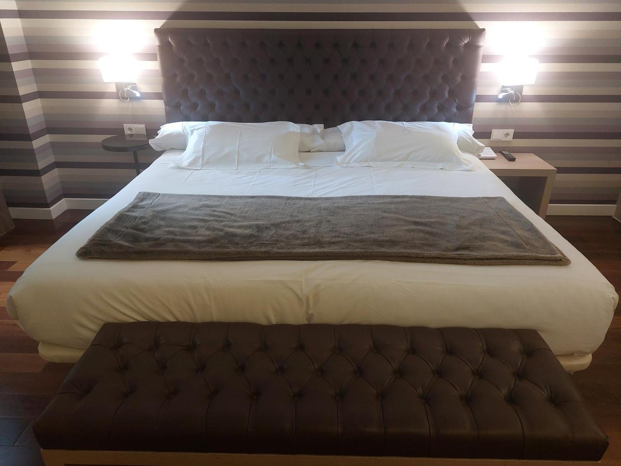 U-Hotel Spa Ciudad De Astorga Bagian luar foto