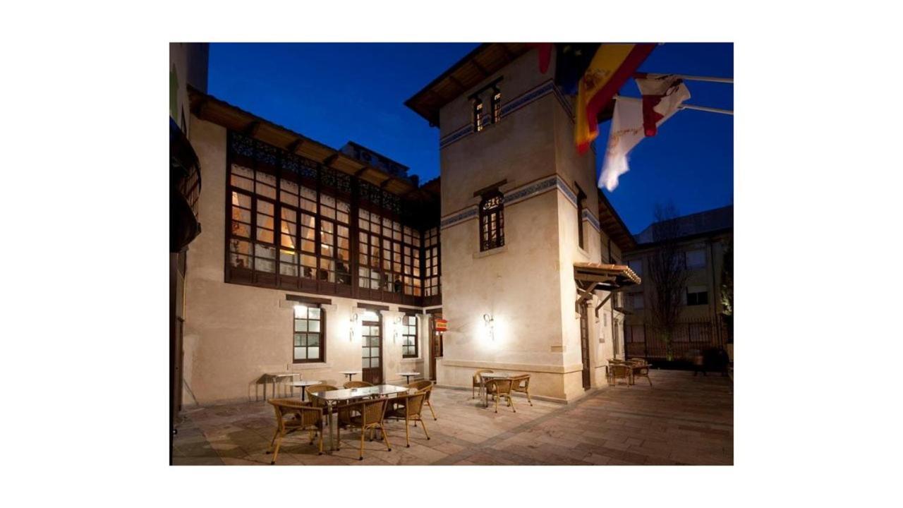 U-Hotel Spa Ciudad De Astorga Bagian luar foto